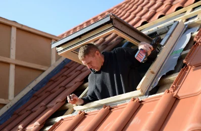 Pose de fenêtres de toit Velux à la Meurdraquière